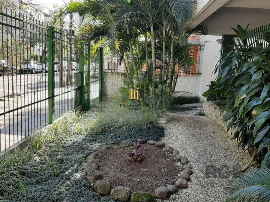 Apartamento no bairro Auxiliadora de 3 dormitórios e vaga