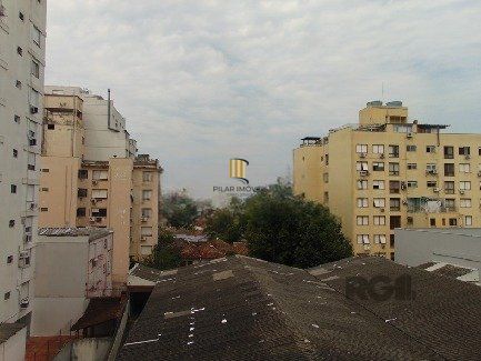 Ampla apartamento 3 dormitorios,living 2 ambientes na Cidade Baixa, com 2 garagem,