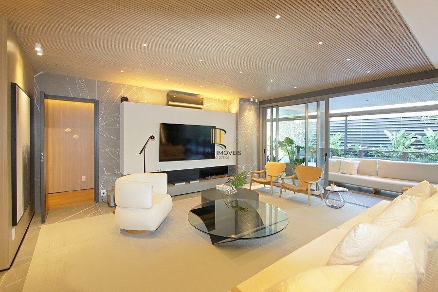Apartamento para Venda - 230m², 3 dormitórios, sendo 3 suites, 3 vagas - Petrópolis