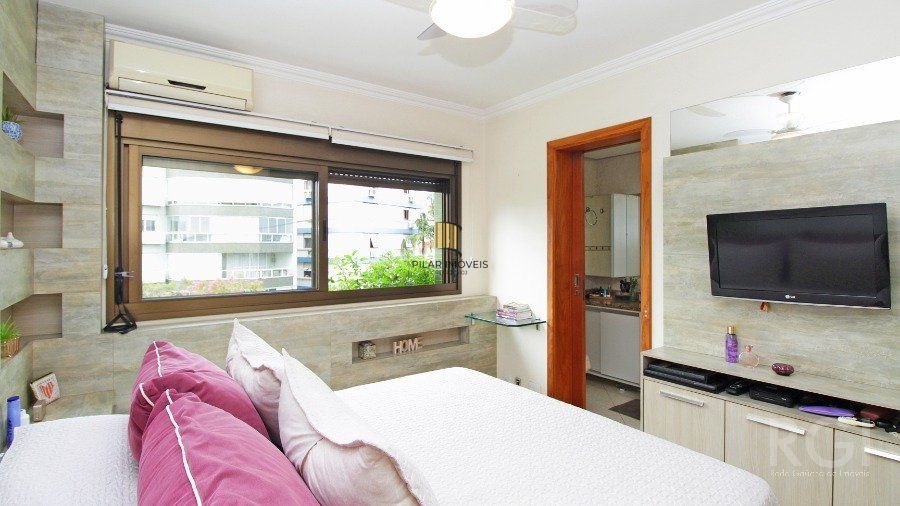 Apartamento para Venda  -  2 dormitórios,  1 suite,  andar alto,  LAREIRA, CHURRASQUEIRA 2 vagas - Petrópolis