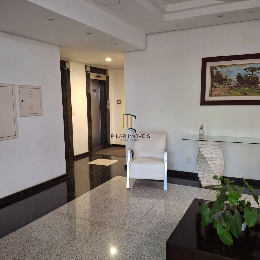 VENDA apartamento de 3 dormitórios, no bairro Moinhos de Vento, com 158 m² de área privativa