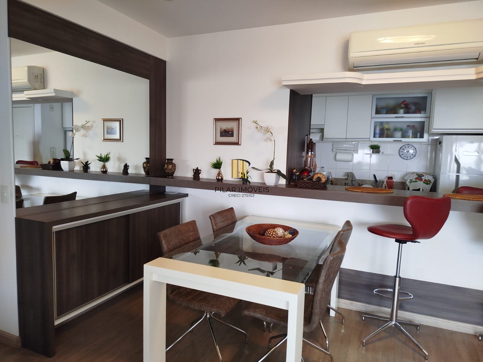 Apartamento Venda  03 dormitórios, transformado em 2 com living extendido.