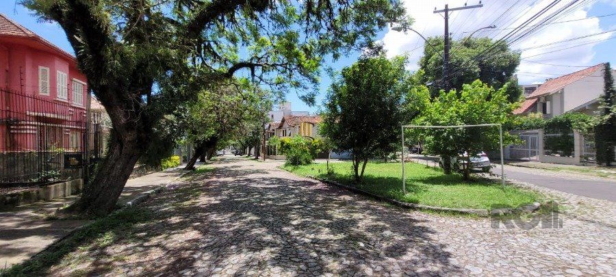 Apartamento de 2 dormitórios grande com suite, sacada fechada com churrasqueira, elevador, garagem, no Bairro São João / Higienópolis