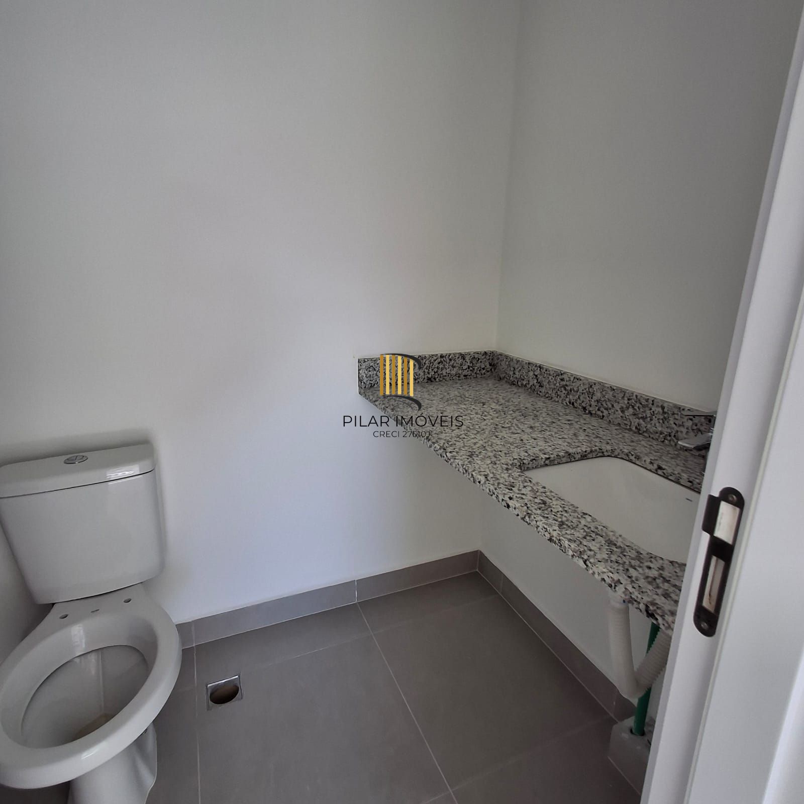 Apartamento para Venda - 69.96m², 2 dormitórios, sendo 2 suites, 1 vaga - Moinhos de Vento