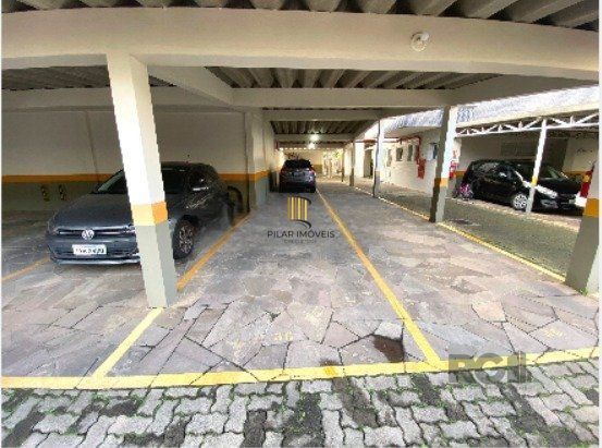 Venda apartamento com 3 dormitórios, 1 suíte e 2 vagas de garagem  lareira e churrasqueira Jardum Itu  Porto Alegre
