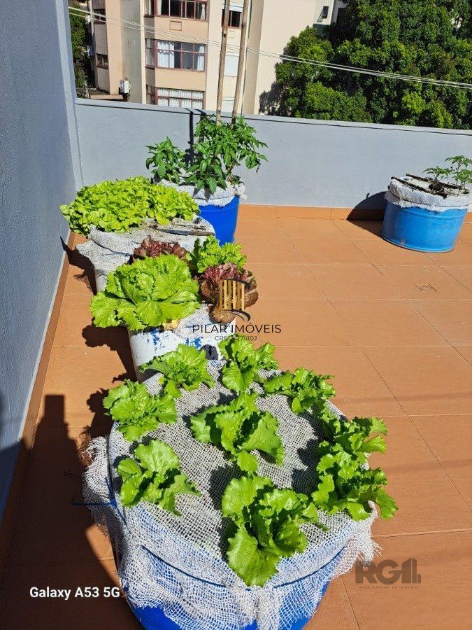 CASA MISTA NA JOSE GERTUM COM 379M2 E 170 LOCAVEL