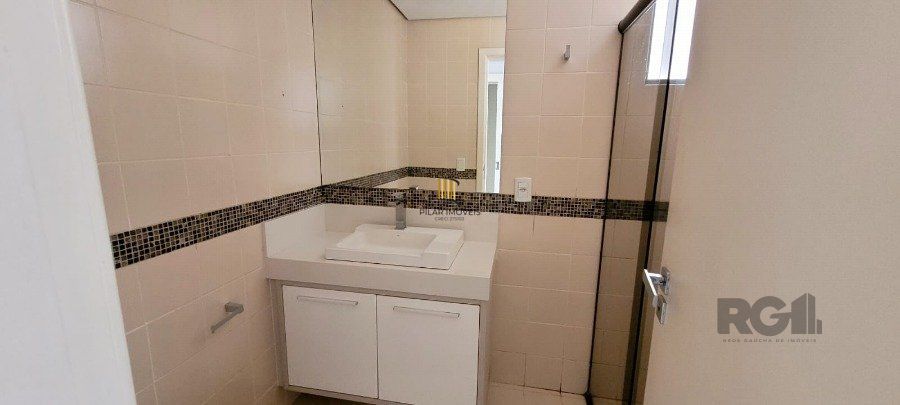 Apartamento a venda 2 dormitórios com churrasqueira, 1 suite, elevador e garagem,  bairro Santana, Porto Alegre RS