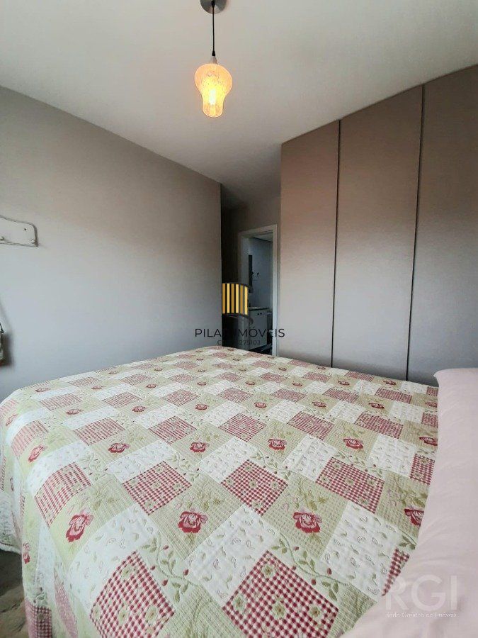 APARTAMENTO  VENDA de  2 dormitórios, suíte,  Medianeira,  1 vaga de garagem escriturada
