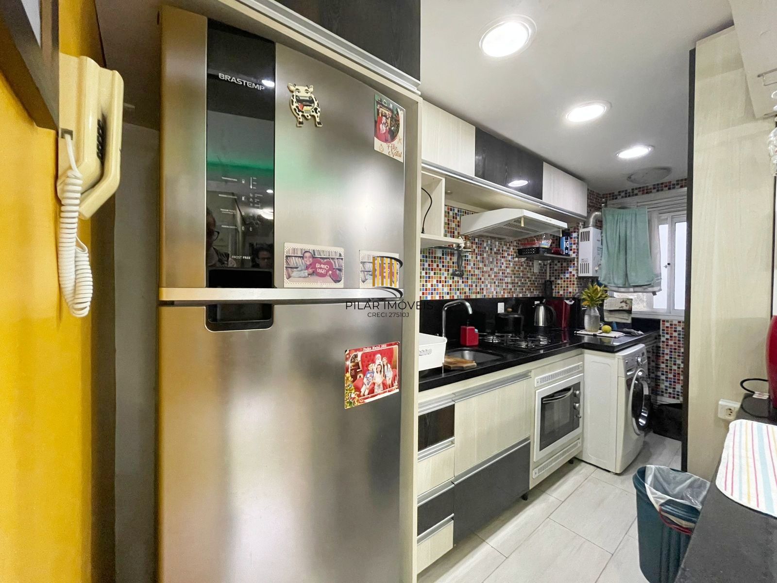 Excelente apartamento de 48,51m² com 2 dormitórios todo mobiliado, 1 banheiro com armário e vaga