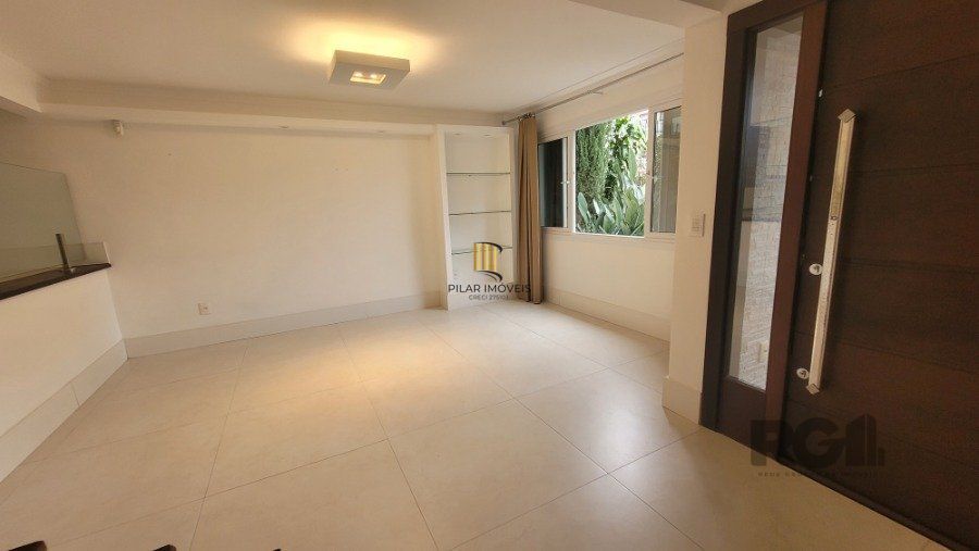 Venda, casa com 3 dormitórios, sendo 2 suítes, piscina, opção para 4º dormitório, 4 vagas, na Chácara das pedras, Porto Alegre RS