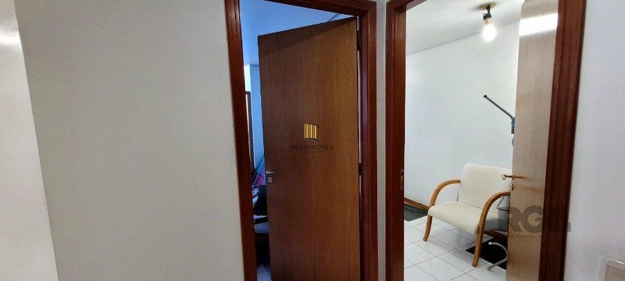 SALA AMPLA COM 73M² PRIVATIVOS, CENTRO PORTO ALEGRE, GARAGEM, ELEVADOR