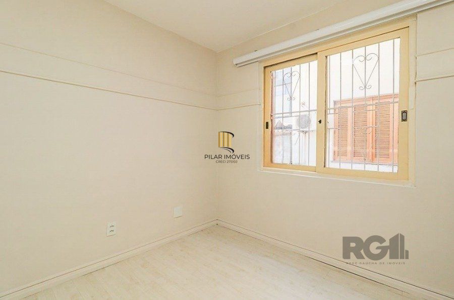 Apartamento de 2 Dormitórios no bairro Auxiliadora, próximo a Plínio Brasil Milano ,  com 1 vaga,