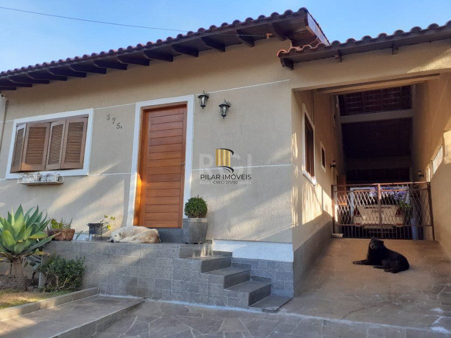 Casa para Venda - 160m², 3 dormitórios, sendo 1 suites, 4 vagas - Querência