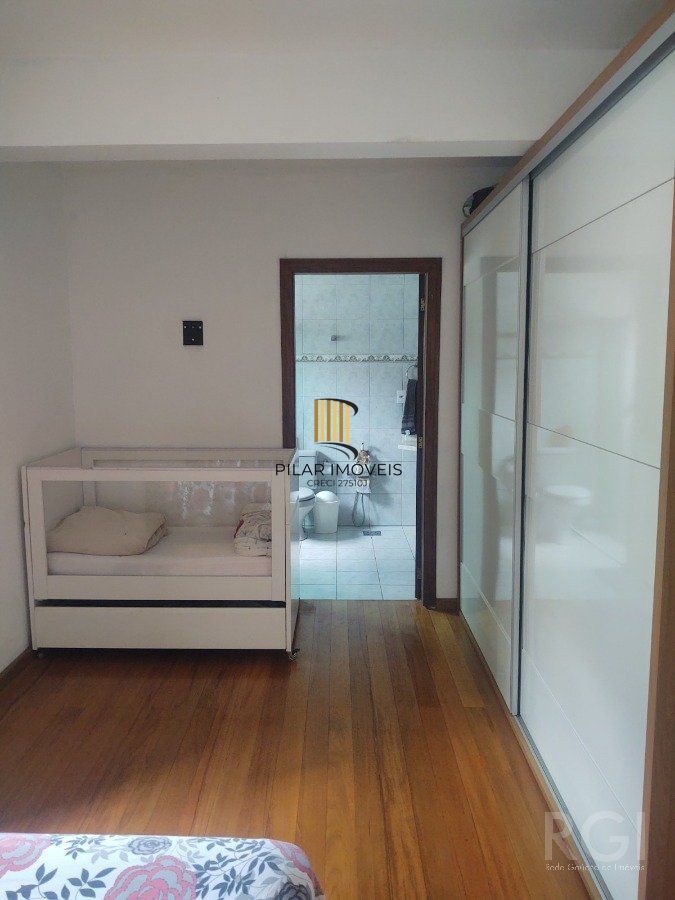 Excelente casa, 2 quartos,  ampla com 120m² de área privativa e 296,30m² de área total no Passo das Pedras