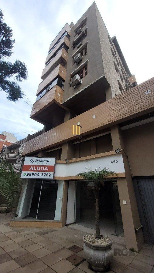 Loja a Venda na Rua Félix da Cunha, com 150m², Moinhos de Vento, entre a Av Cristóvão e Rua  Marques do Pombal, com amplo salão