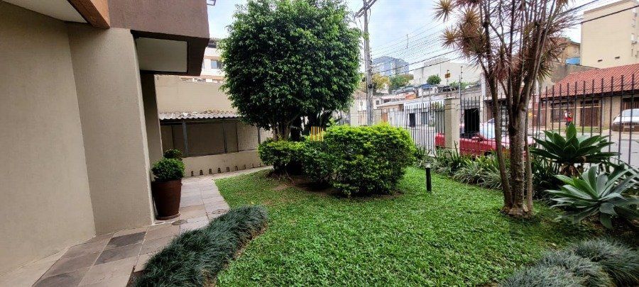 Apartamento a venda 2 dormitórios com churrasqueira, 1 suite, elevador e garagem,  bairro Santana, Porto Alegre RS