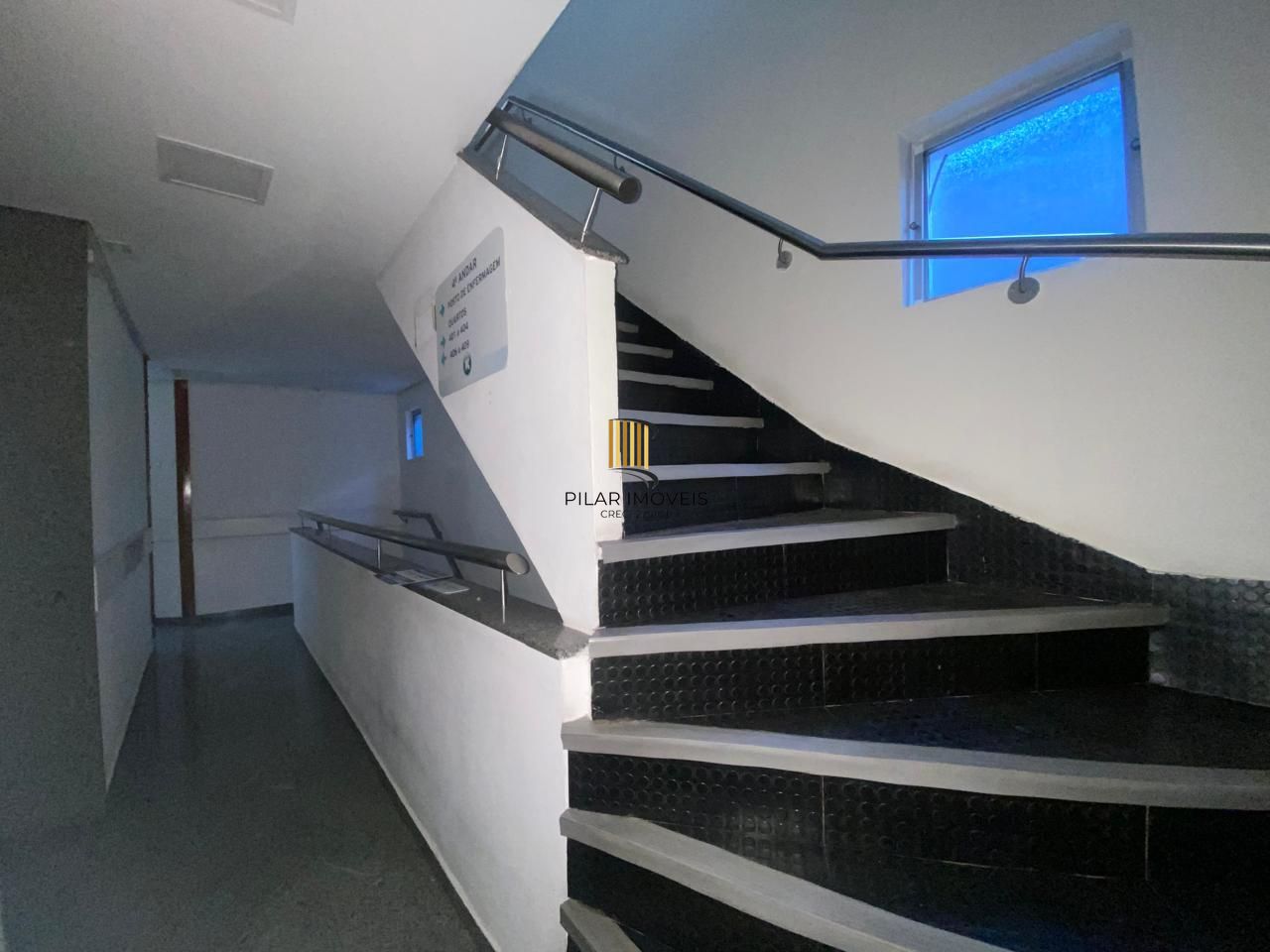 Prédio Comercial 30 dormitórios no bairro Azenha