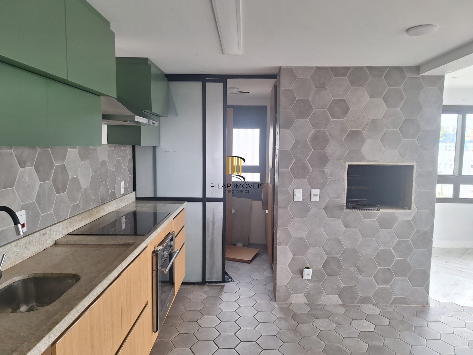 Apto.Cond.TOM ,M. Deus,110,5 priv.frente, 3 dorm. suite, 01vaga dupla