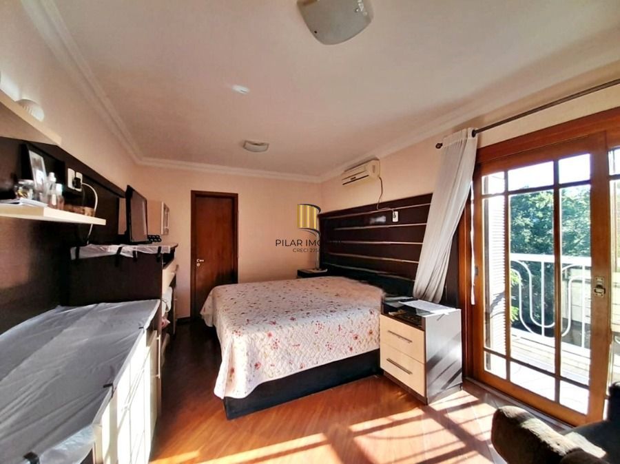 Casa 5 dormitórios no bairro Vila Nova