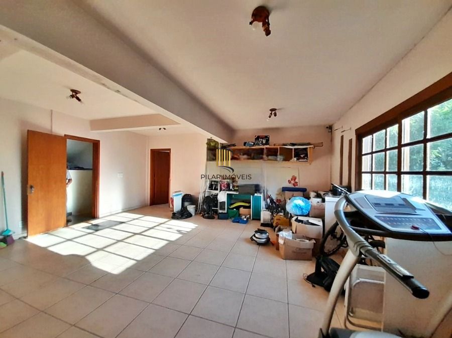 Casa 5 dormitórios no bairro Vila Nova