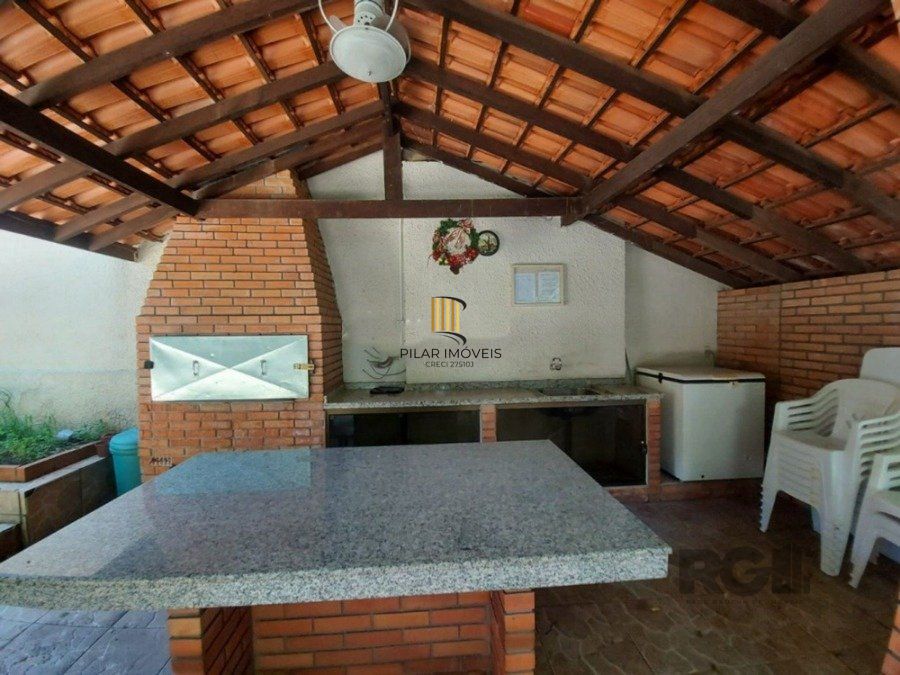 Apartamento a venda de 2 dormitórios na Rua Santa Cecilia Porto Alegre