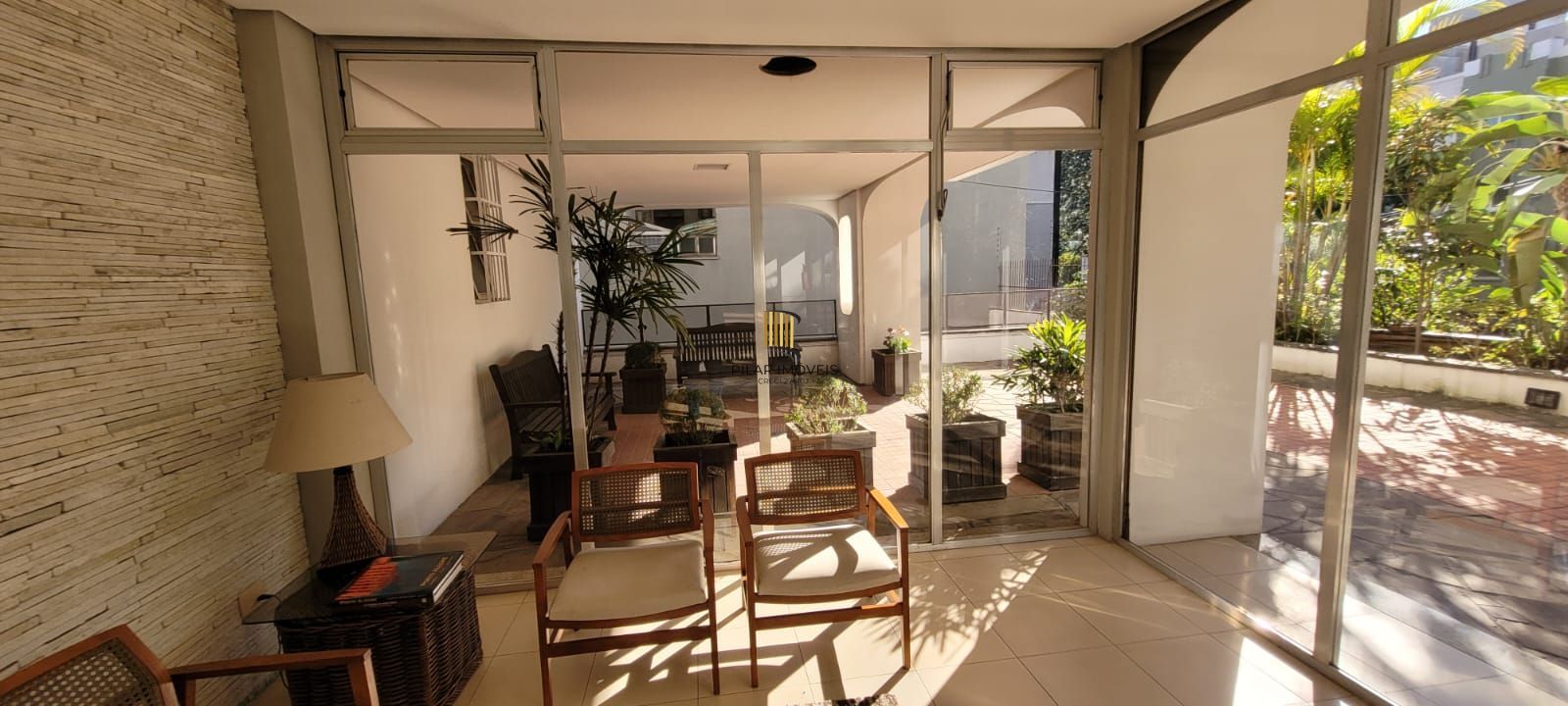 VENDA APARTAMENTO 3 DORMITÓRIOS, SUITE, GARAGEM, ELEVADOR, VISTA, EXCELENTE ORIENTAÇÃO SOLAR, BAIRRO RIO BRANCO JUNTO AO BOM FIM