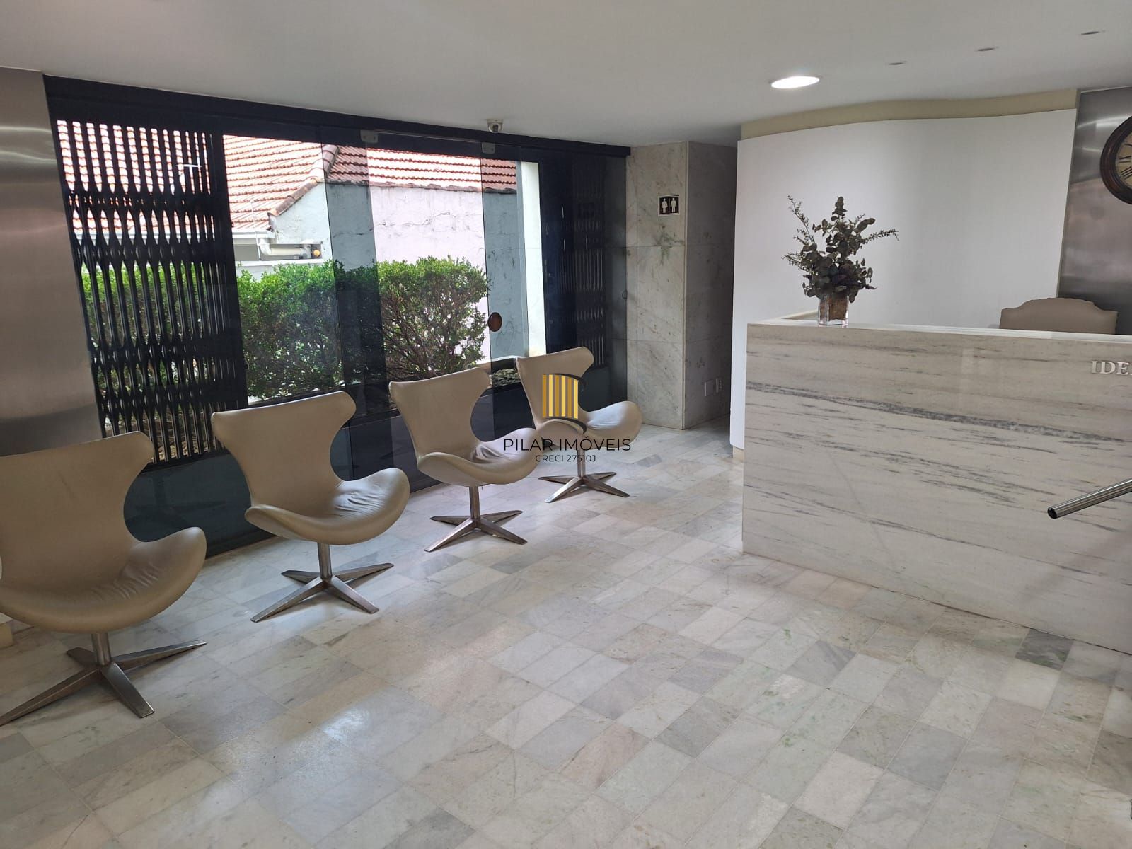 Sala coml. térreo,36m2, 02 banhs. rua D.Laura, R,Branco, 01 vaga