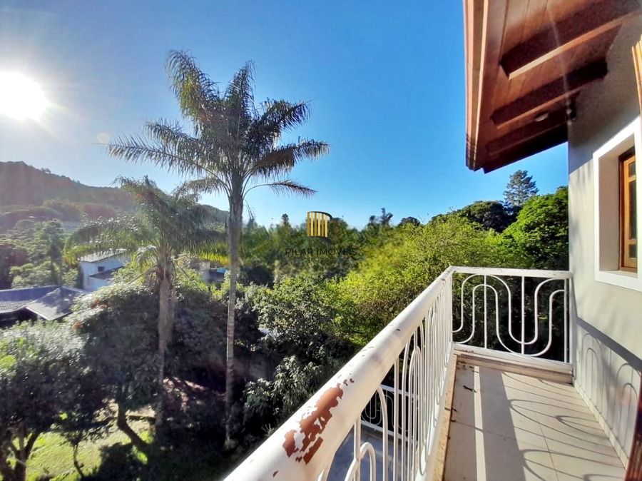 Casa 5 dormitórios no bairro Vila Nova