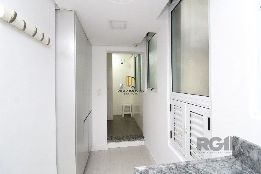 Venda Apartamento 3 quartos,  no bairro Moinhos de Vento com 2 banheiros, 1 lavabo, sem garagem
