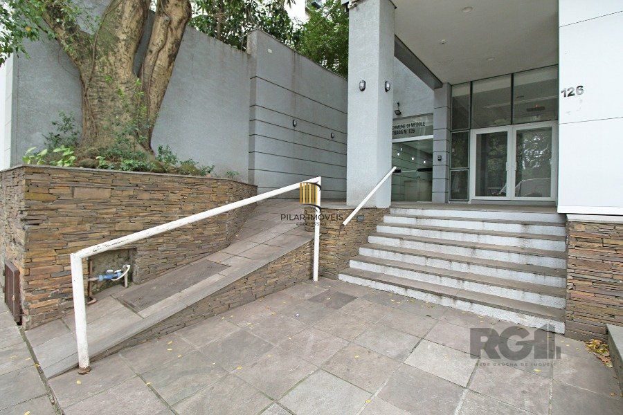 Conjunto com 171,46m² área privativa, com 1 vaga de garagem.
