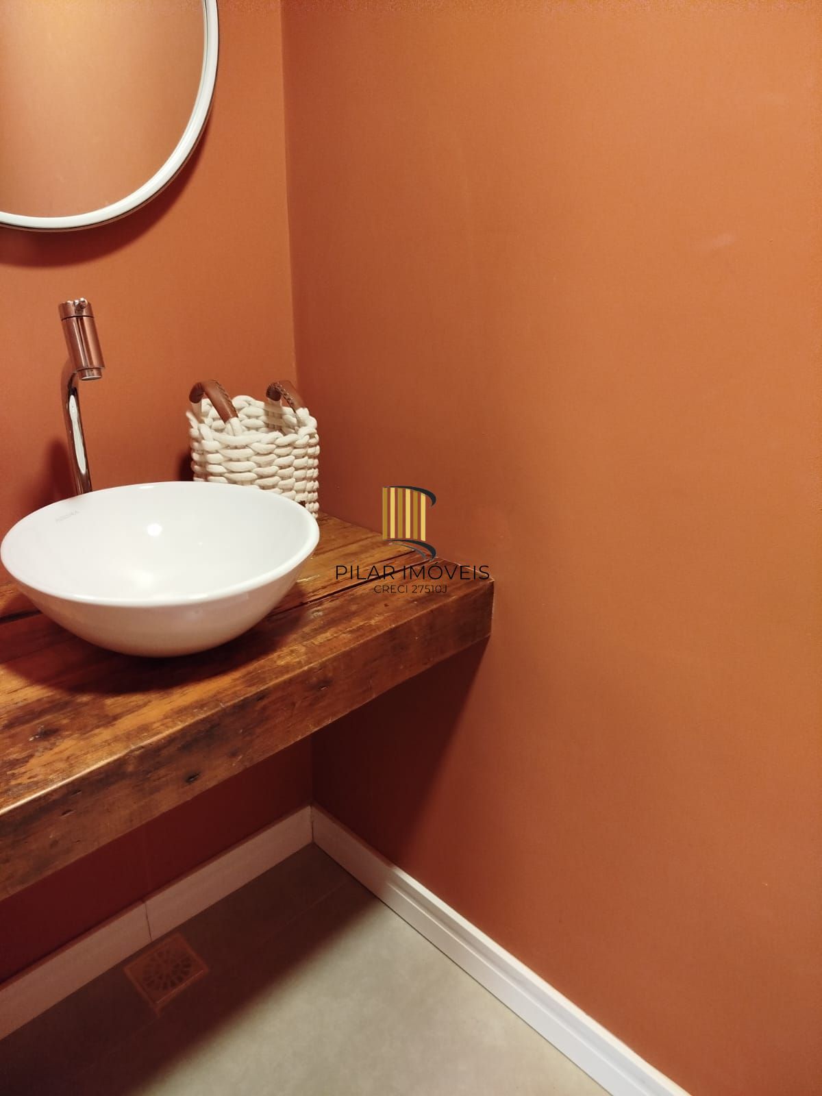 Venda Apartamento  03 dormitórios, transformados em 02, sendo um deles suíte Moinhos de vento Porto Alegre