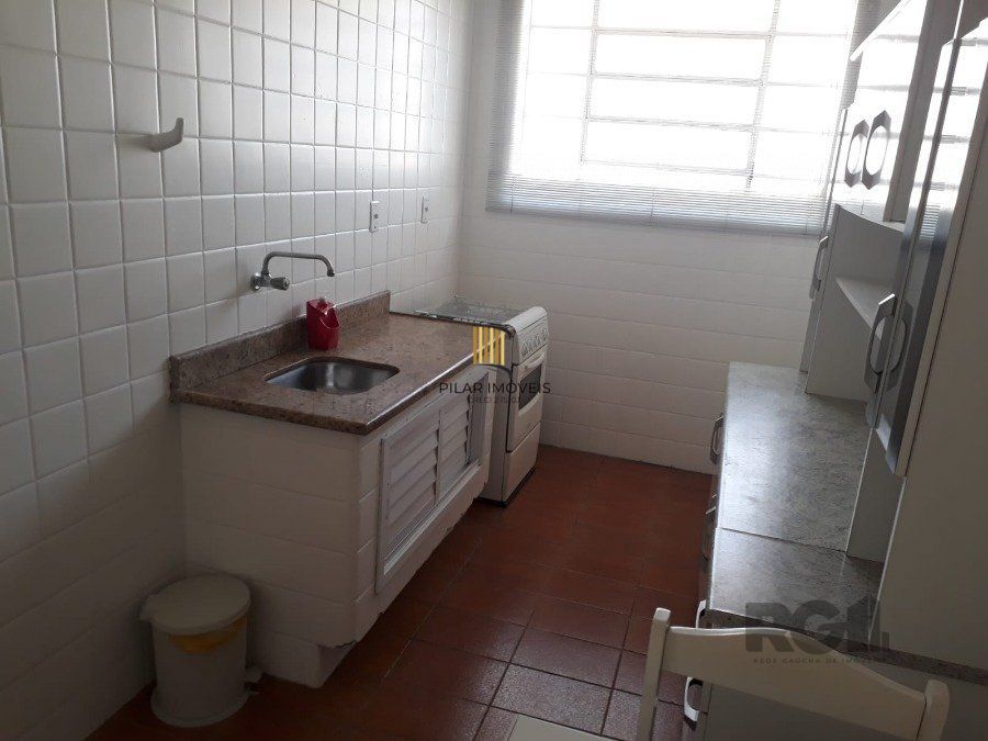 VENDA Ótimo apartamento, 70,40 m2, semi mobiliado, 2 dormitórios