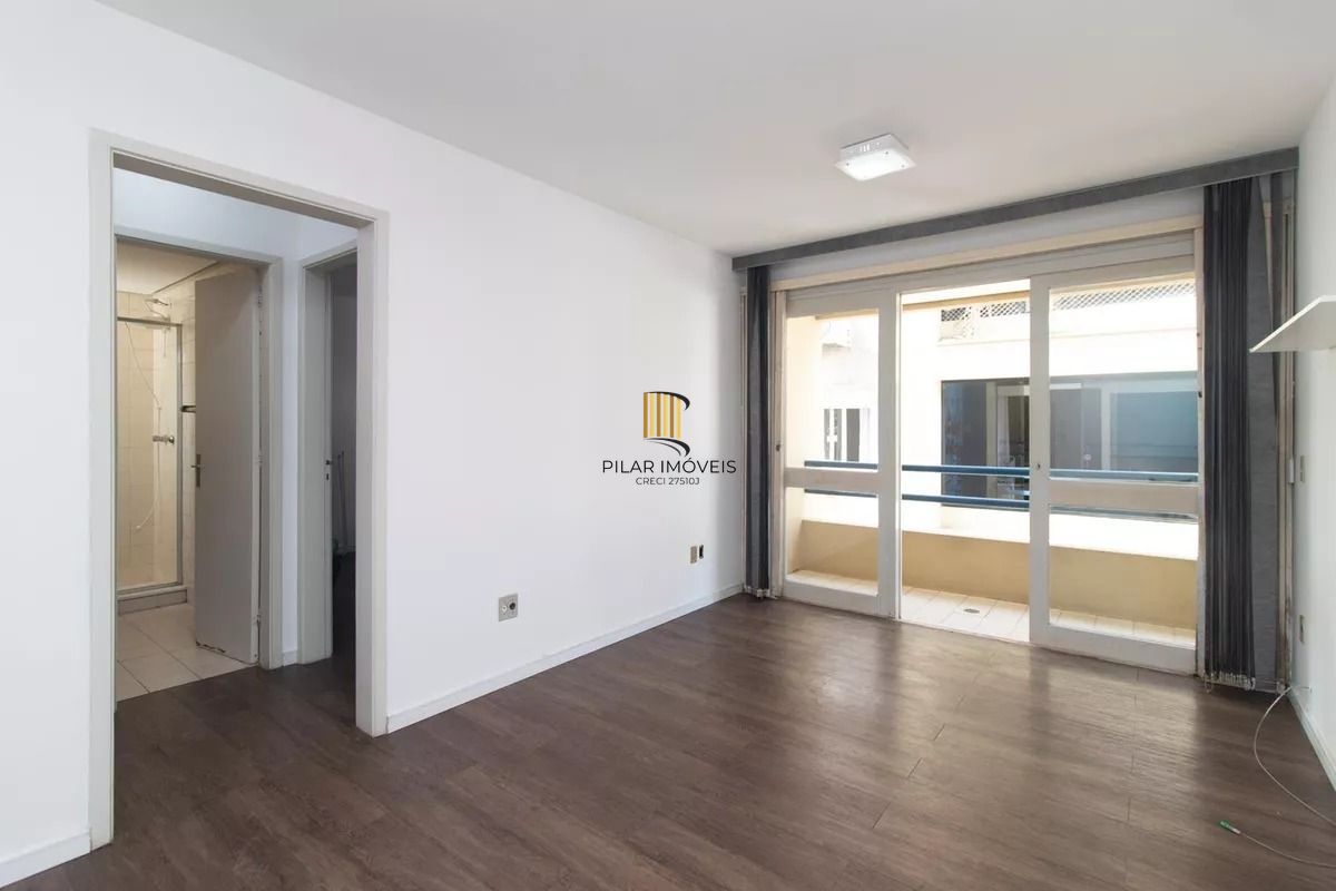 Excelente apto. no Bairro Partenon, com 52m2 de área útil, semi mobiliado, de 01 dormitório c/ uma vaga de garagem escriturada e coberta