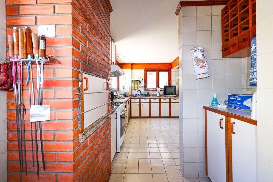 Apartamento para Venda - 172.8m², 3 dormitórios, sendo 1 suites, 1 vaga - Menino Deus