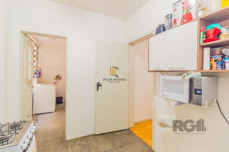 Ampla apartamento 3 dormitorios,living 2 ambientes na Cidade Baixa, com 2 garagem,