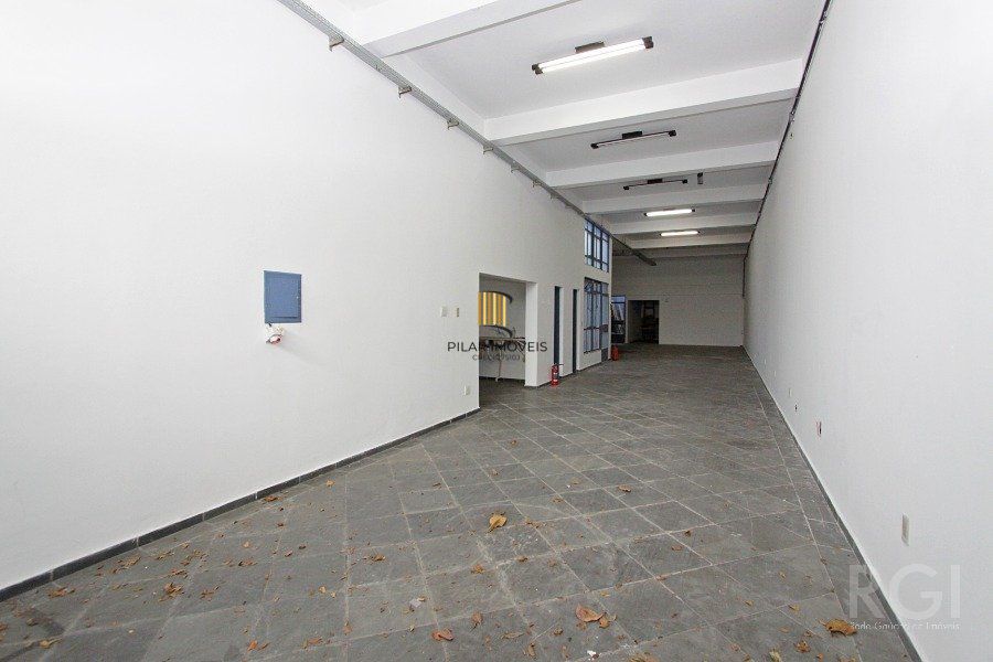 PRÉDIO COMERCIAL PARA SEDE DE EMPRESA COM  400 m²  na AVENIDA BAHIA, SÃO GERALDO,  JUNTO AO RESTAURANTE  KONKA Porto Alegre