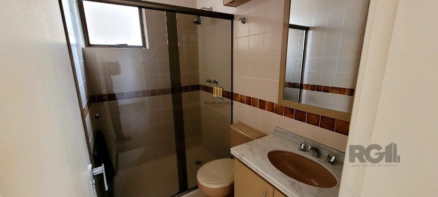 Apartamento a venda 2 dormitórios com churrasqueira, 1 suite, elevador e garagem,  bairro Santana, Porto Alegre RS
