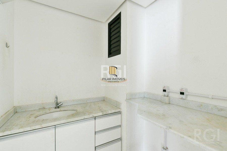 Conjunto/Sala para Venda - 153m², 0 dormitórios, 1 vaga - Petrópolis