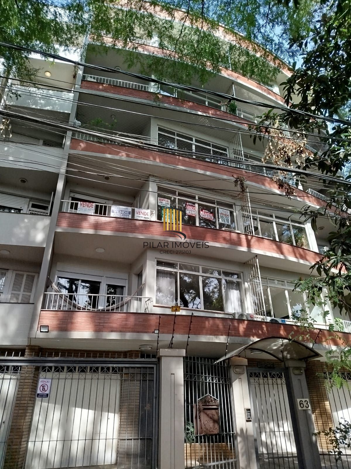 Venda Apartamento  03 dormitórios, transformados em 02, sendo um deles suíte Moinhos de vento Porto Alegre