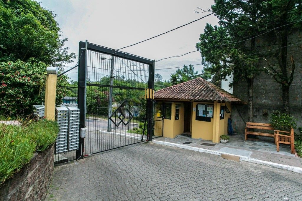 Casa de Condomínio 3 dormitórios no bairro Lomba do Pinheiro