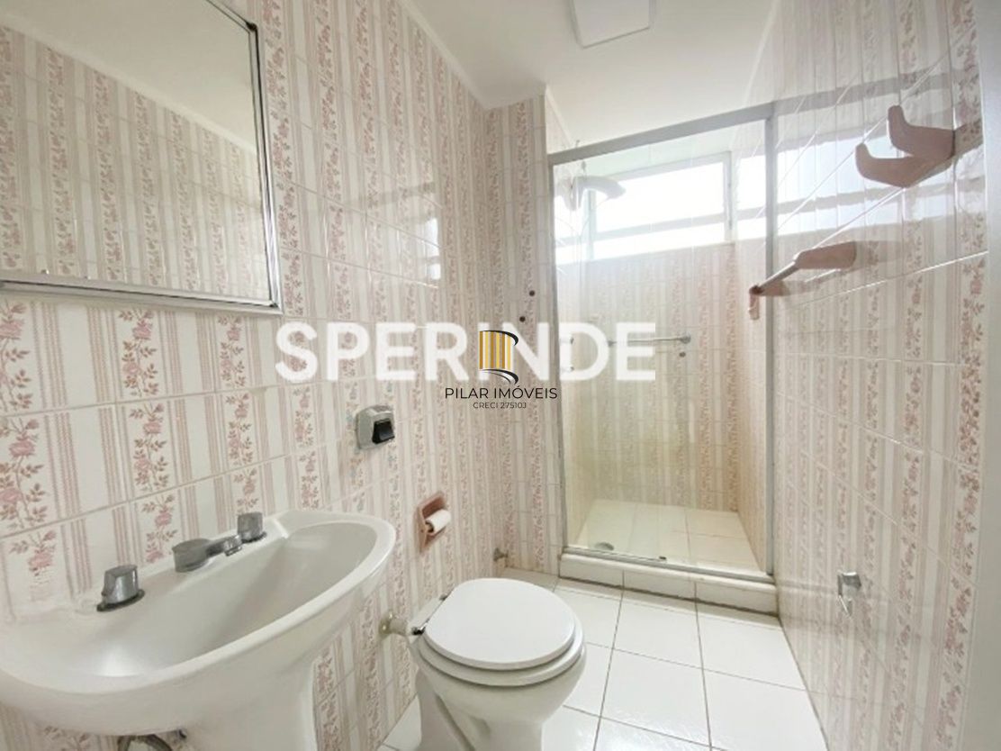 Ótimo apartamento de 02 dormitórios, área de serviço com banheiro auxiliar e 01 vaga de garagem no bairro Boa Vista