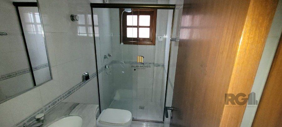 Apartamento de 2 dormitórios grande com suite, sacada fechada com churrasqueira, elevador, garagem, no Bairro São João / Higienópolis