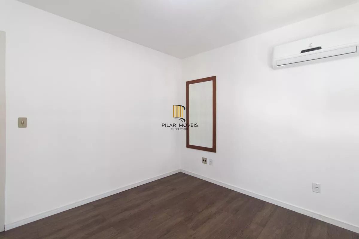 Excelente apto. no Bairro Partenon, com 52m2 de área útil, semi mobiliado, de 01 dormitório c/ uma vaga de garagem escriturada e coberta