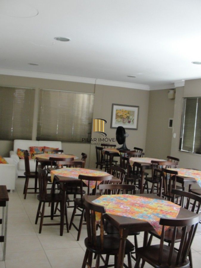 VENDA Cobertura  3 dormitórios próximo a Praça da Encol, Porto Alegre , com  640m² privativos,  3 suítes, 3 VAGAS