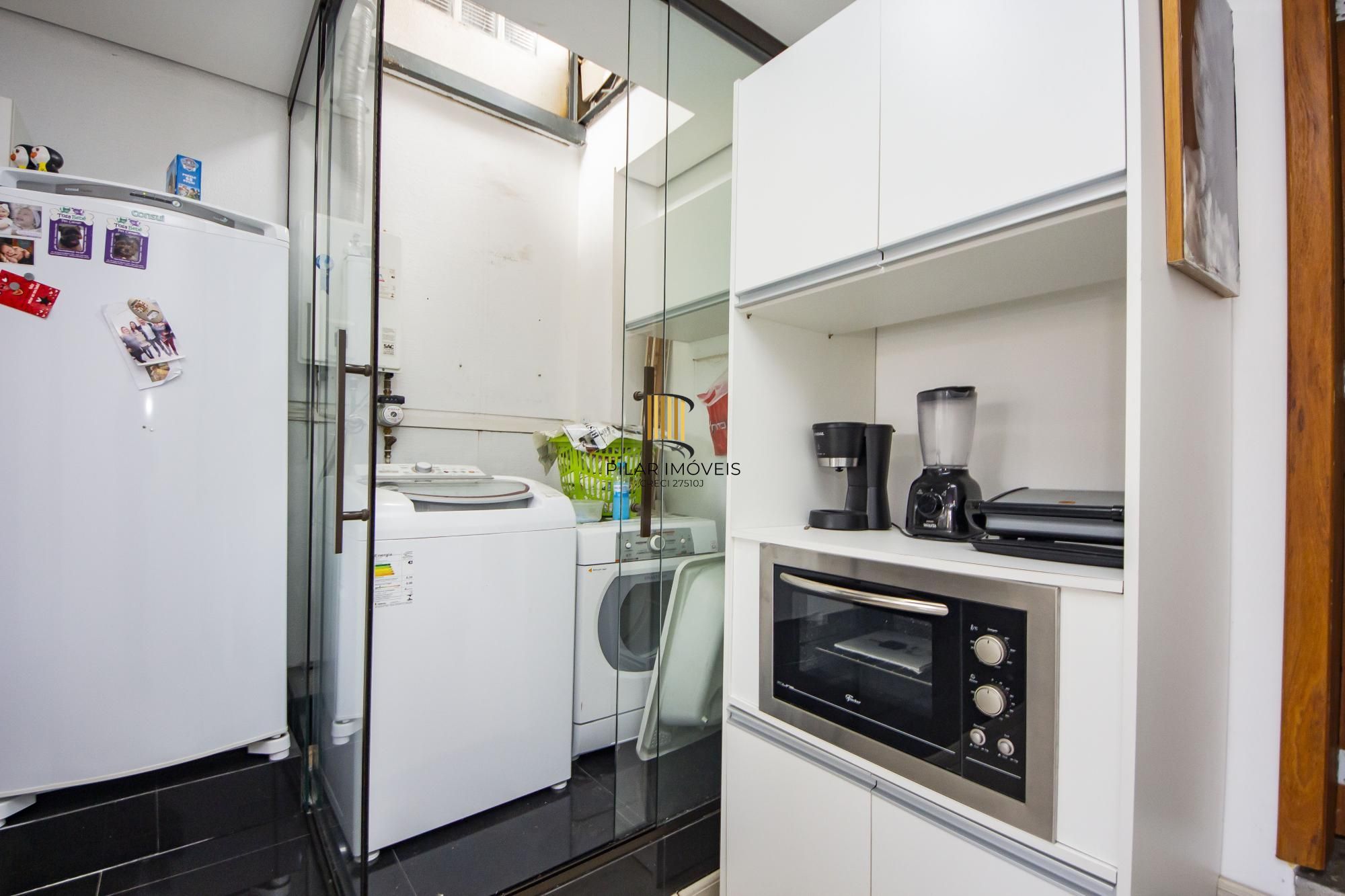 casa de rua com piscina