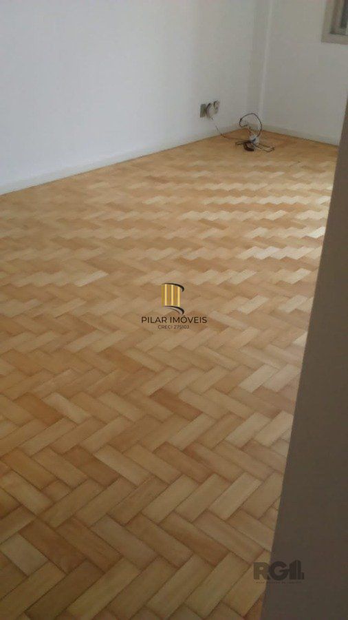 Ampla apartamento 3 dormitorios,living 2 ambientes na Cidade Baixa, com 2 garagem,
