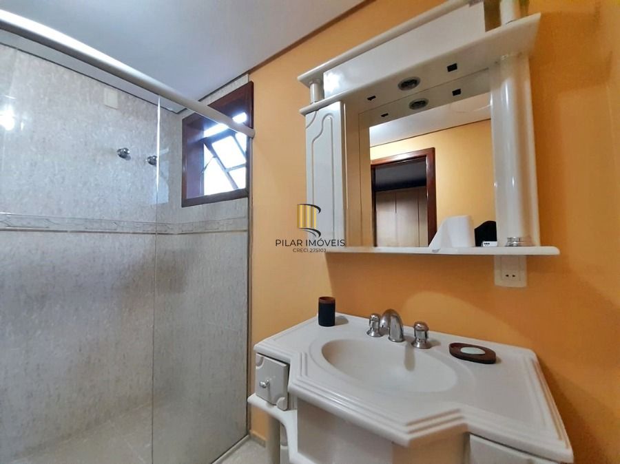Casa 5 dormitórios no bairro Vila Nova