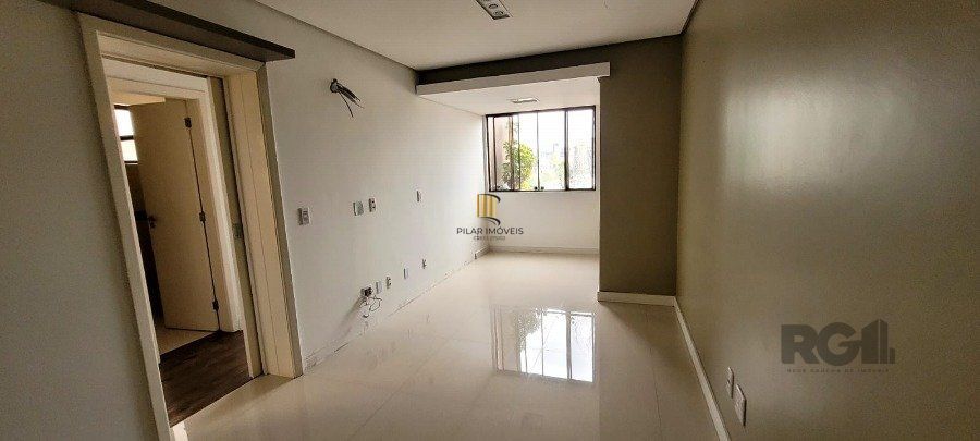 Apartamento a venda 2 dormitórios com churrasqueira, 1 suite, elevador e garagem,  bairro Santana, Porto Alegre RS