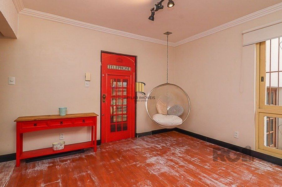 Apartamento de 2 Dormitórios no bairro Auxiliadora, próximo a Plínio Brasil Milano ,  com 1 vaga,