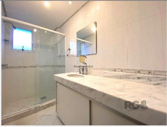 Venda apartamento com 3 dormitórios, 1 suíte e 2 vagas de garagem  lareira e churrasqueira Jardum Itu  Porto Alegre